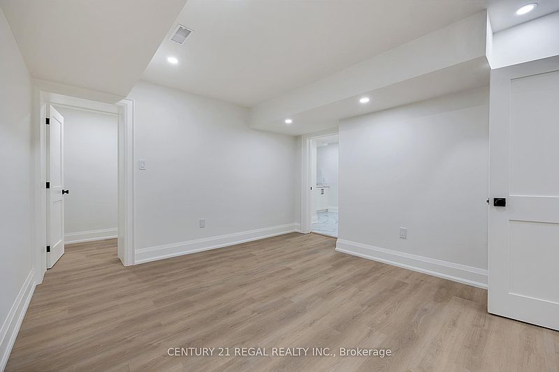 Burlington House for rent - 4 Bedrooms — photo 36