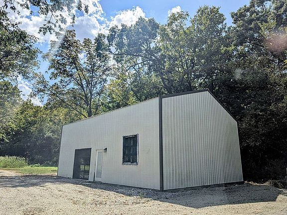 2nd image of 700 E Center St