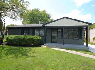 4833 Ocean Ct, Sterling Heights, MI 48310