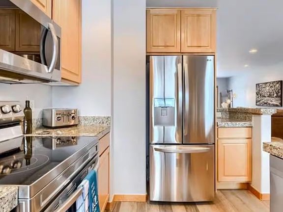 5th image of 404 Sawyer Cir