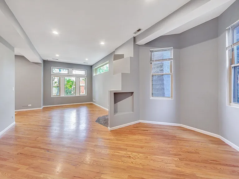 2141 W Crystal St #2 — Photo 2