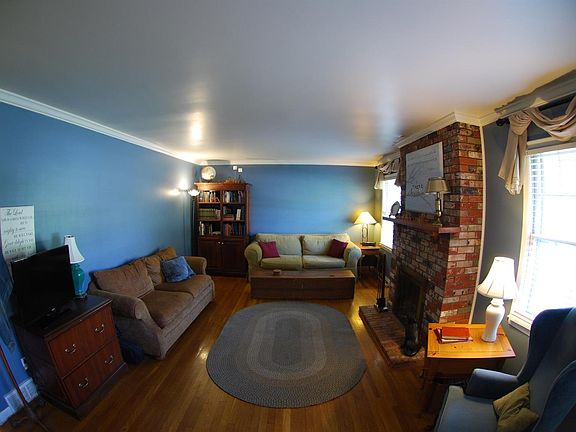 4th image of 351 Sierra Dr