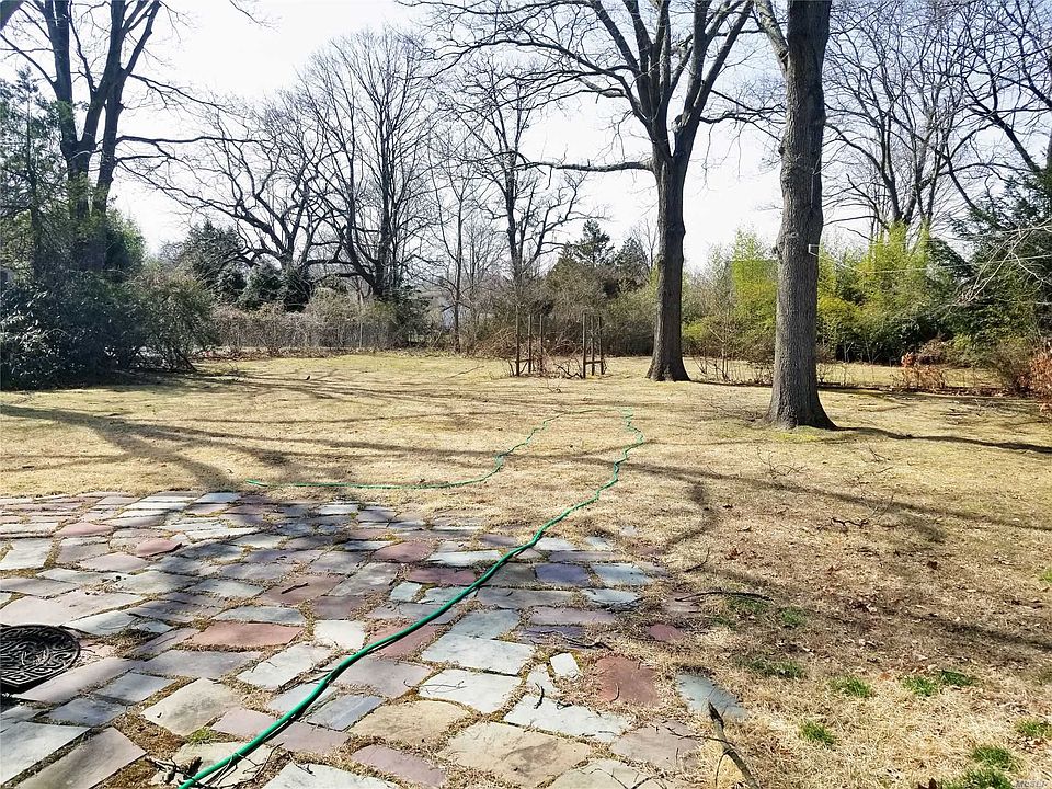 2nd image of 164 Gillette Ave