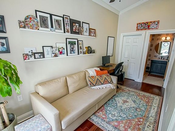 3rd image of 638 Eleonore St