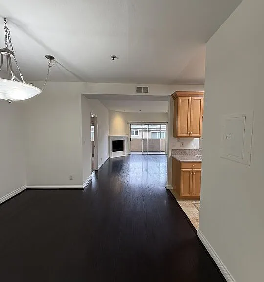 87 S Allen Ave #204 — Photo 4