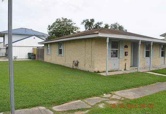 2nd image of 100 Maderia Dr