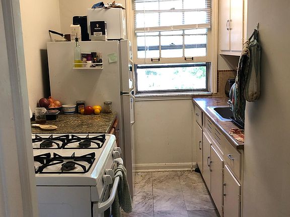 5th image of 2861 Van Aken Blvd #17