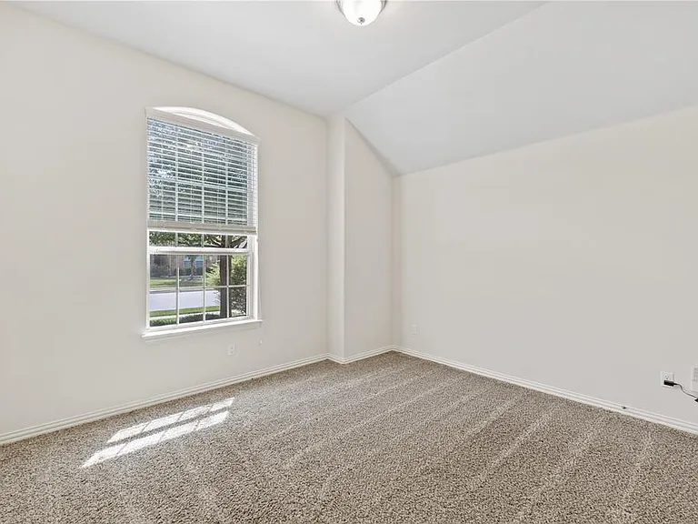4216 Hannover Way — Photo 26