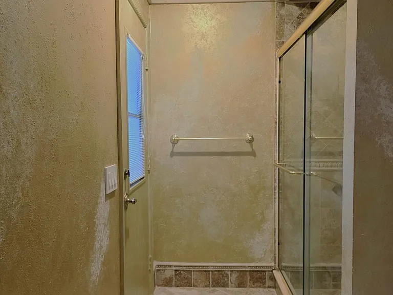 11630 Island Lakes Ln — Photo 22