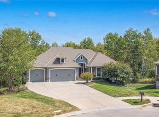 4504 Brownridge Dr, Shawnee, KS 66218