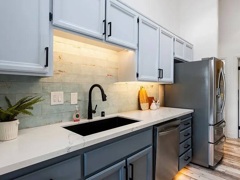 702 Portofino Ln — Photo 28