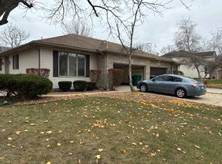 16627 S Winding Creek Rd, Plainfield, IL 60586
