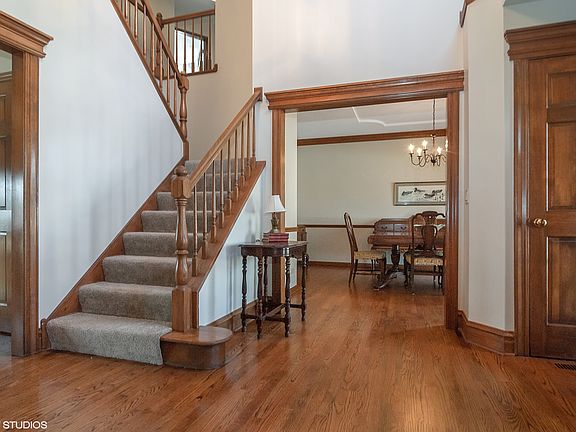 4th image of 2441 Whitehall Ct