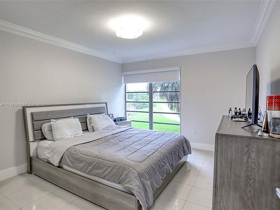 4th image of 9170 Fontainebleau Blvd APT 203