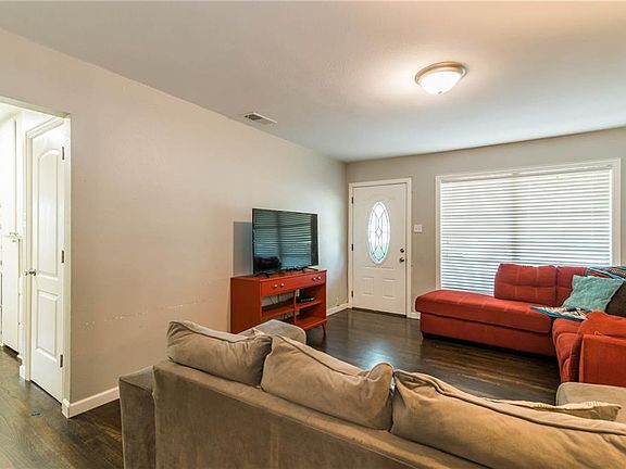3rd image of 2539 Brandywine Dr