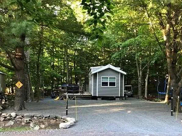 E1-56 Cowboy Corridor #E1-56, Gouldsboro, PA 18424