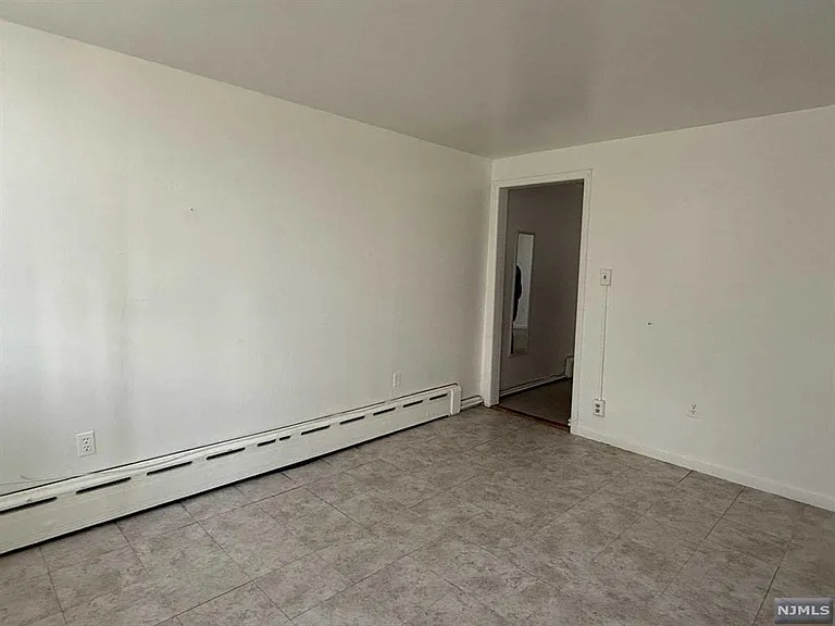 6101 Newkirk Ave #3 — Photo 8