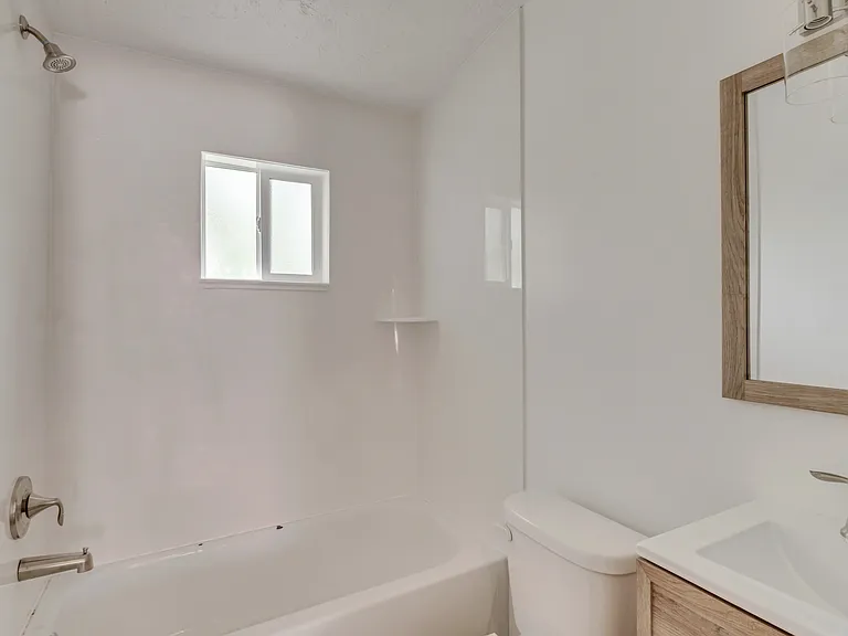 261 E Burton Ave #2 — Photo 8