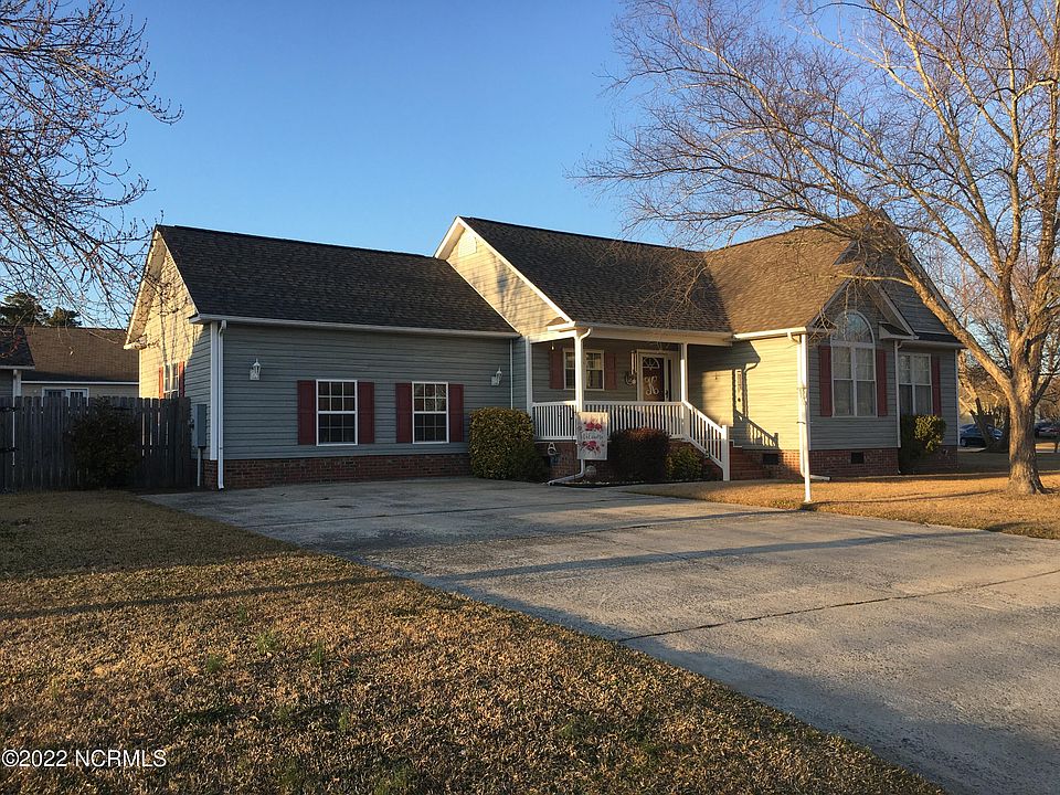 1st image of 665 Bayberry Ln