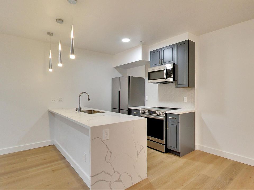1st image of 842 Greenwich St #2