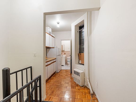 5th image of 323A E 89th St