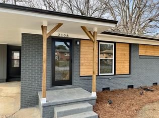 2108 Crestridge Rd, Greensboro, NC 27403