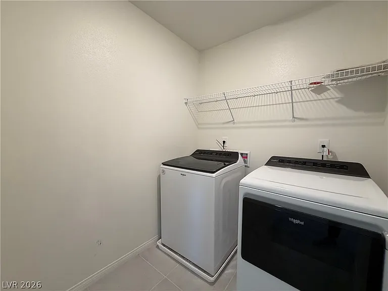 2562 Ofanto St — Photo 24