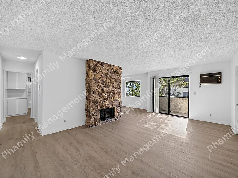11575 Moorpark St #108 — Photo 1