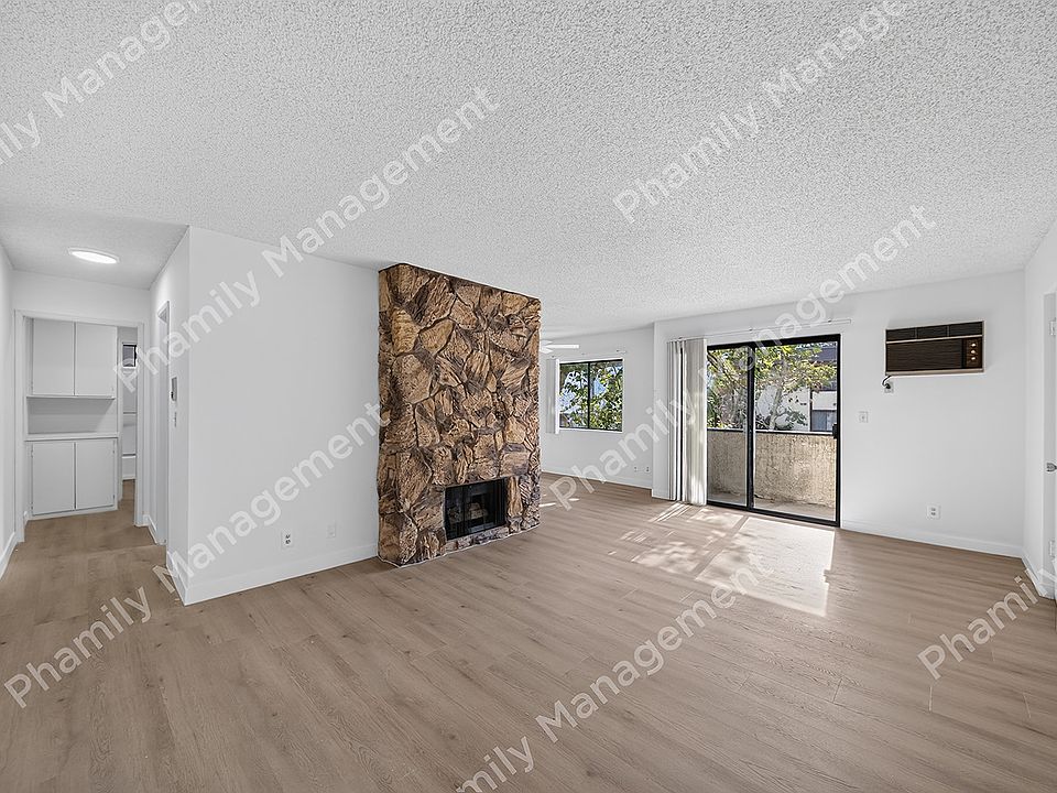 1st image of 11575 Moorpark St APT 108