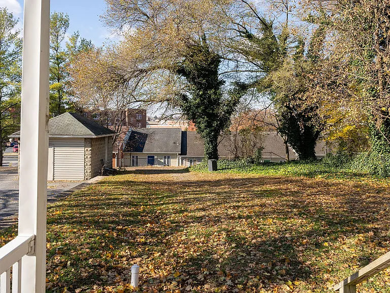 313 Frederick St — Photo 40