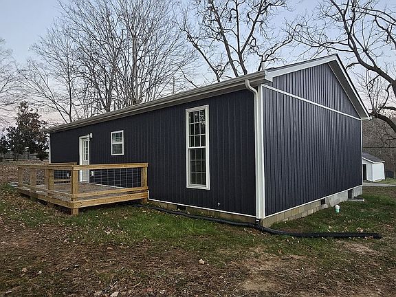 3rd image of 15 Perciful St