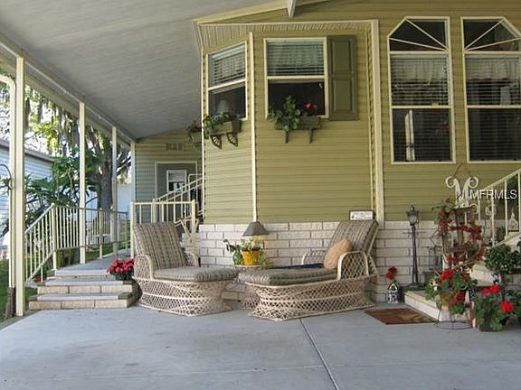 3rd image of 10201 Oak Forest Dr