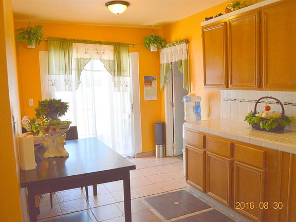 5th image of 18449 Bellflower St