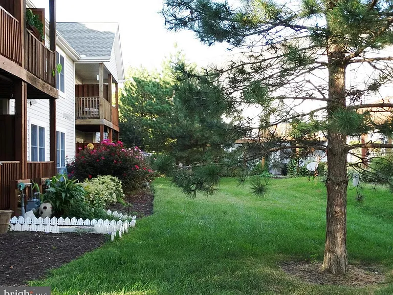 205 Golden Eye Ct #205 — Photo 9