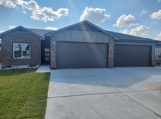 391 S Trails Head Cir, Goddard, KS 67052