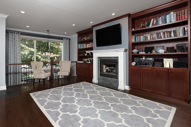 1st image of 1027 N Winchester Ave #1