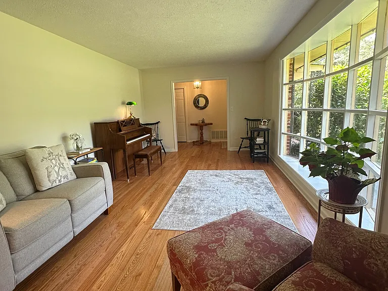 804 Valley View St — Photo 15