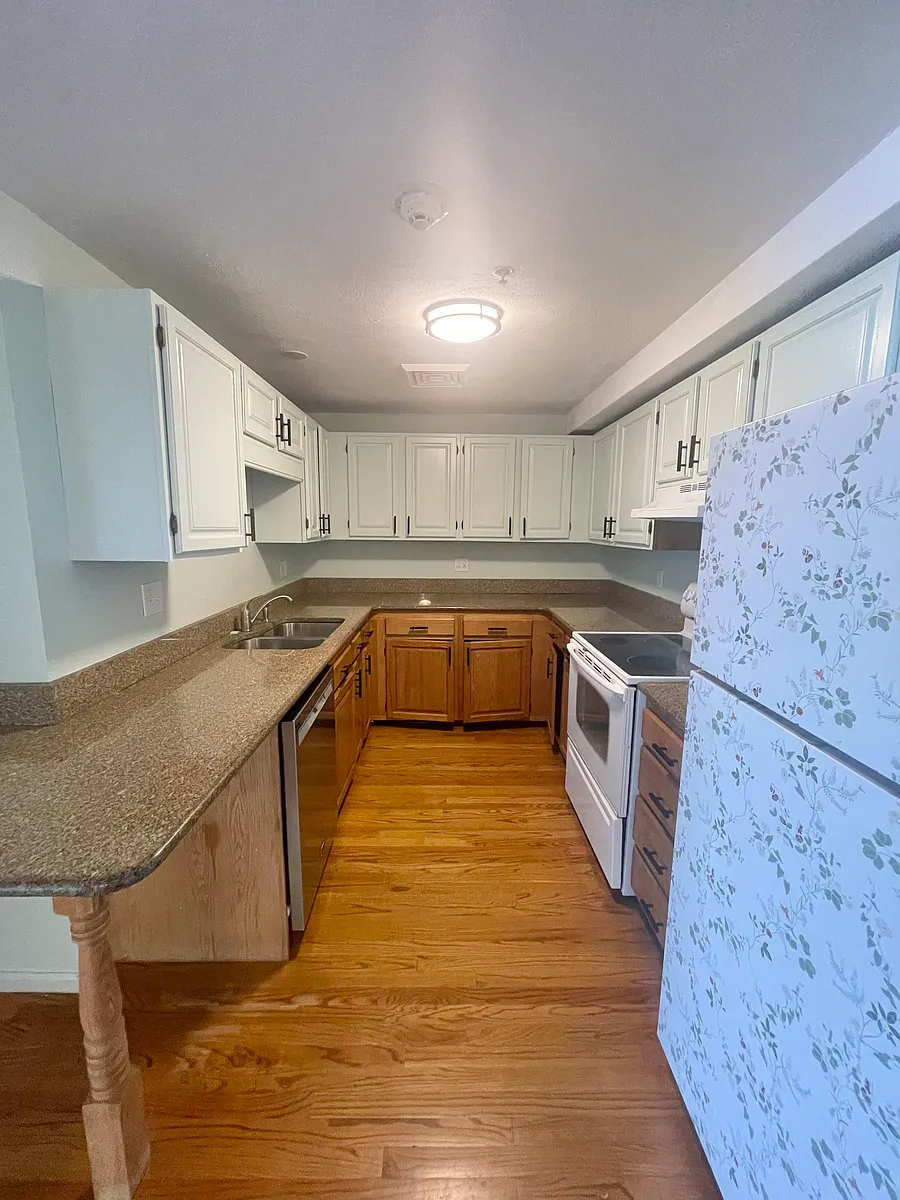 Building Photo - 39 Parlin St #404