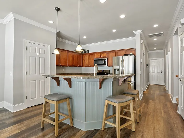704 Kendal Ct — Photo 14