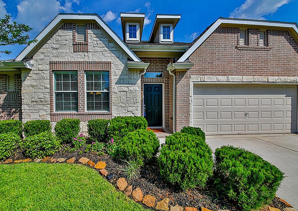 1st image of 813 Harvard Pointe Dr