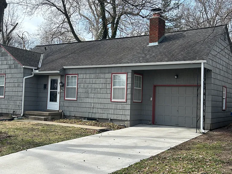 5218 Cedar St — Photo 2