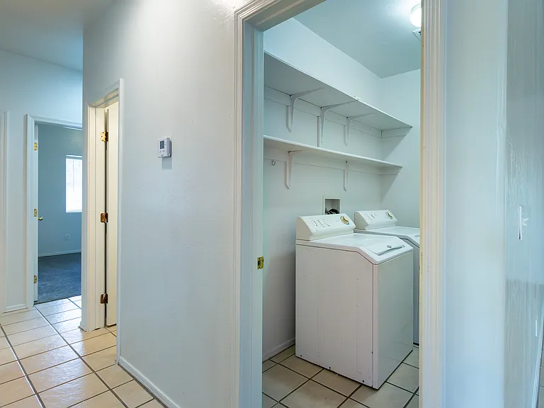 392 Falcon Ct — Photo 18