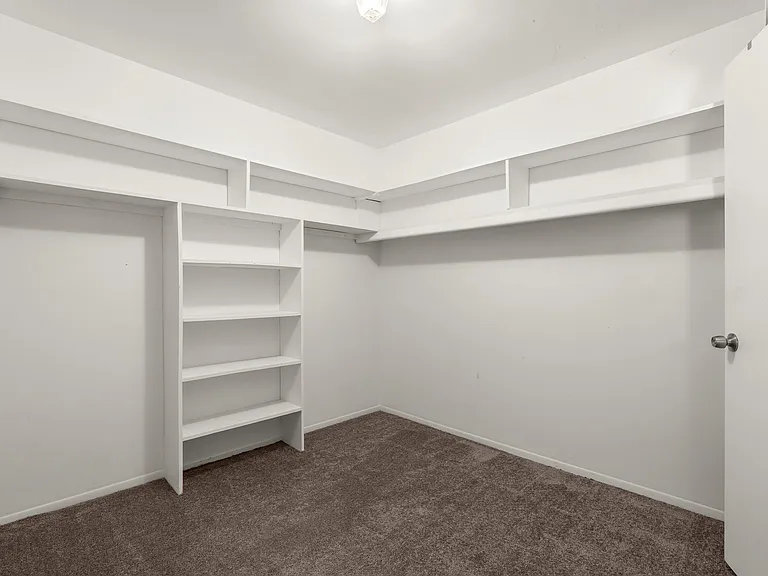 4960 Lake Point Dr — Photo 20