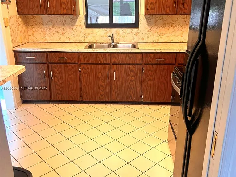 3240 SW 57th Ave — Photo 11