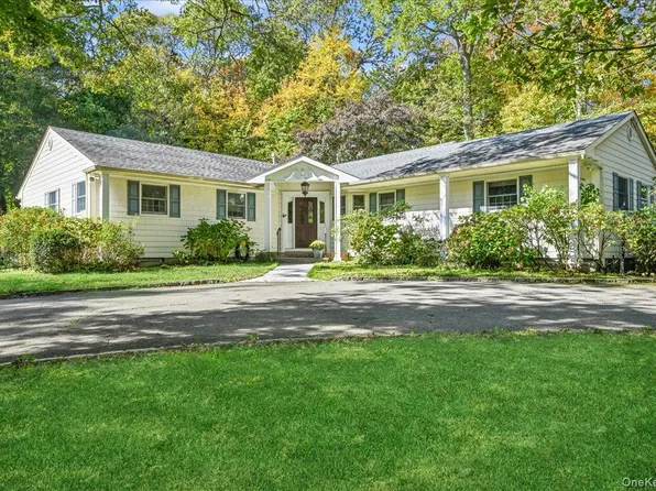 15 Centerport Road, Greenlawn, NY 11740