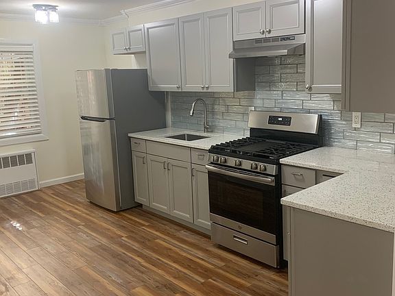 3rd image of 929 E 102nd St #1