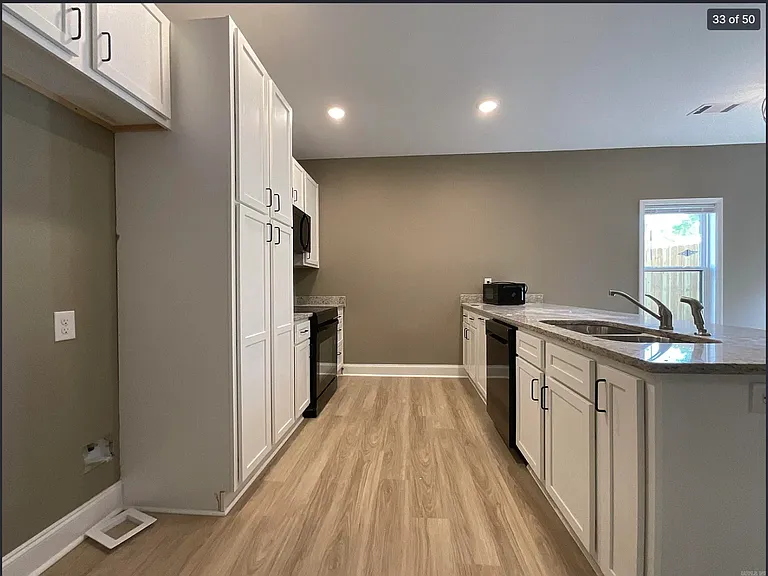 401 & 403 E Center St #401 — Photo 8
