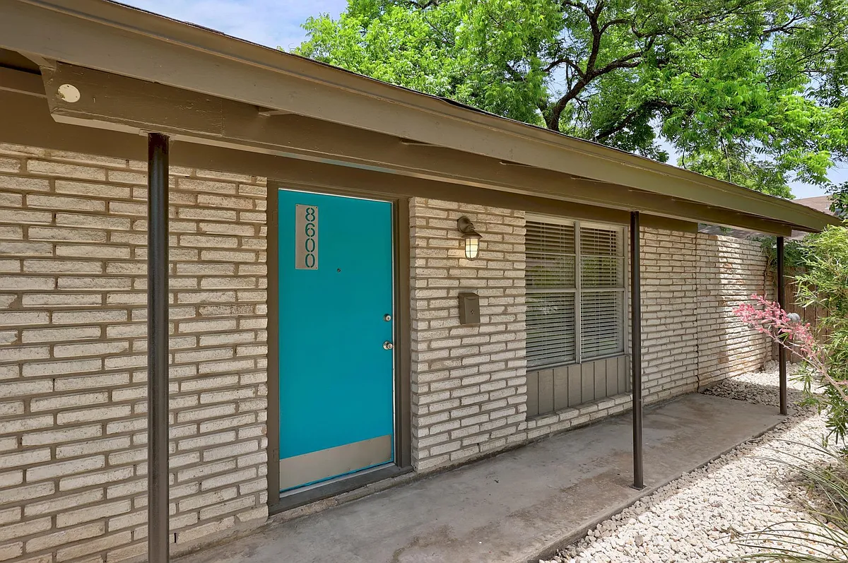 Building Photo - 8600 Hathaway Dr