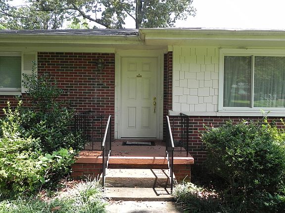 2nd image of 804 Merrimac Cir