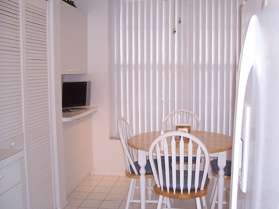 Eat in Kitchen